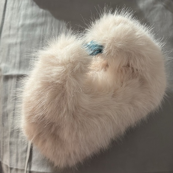 Fluffy Fur Cream Handbag - Picture 2 of 3